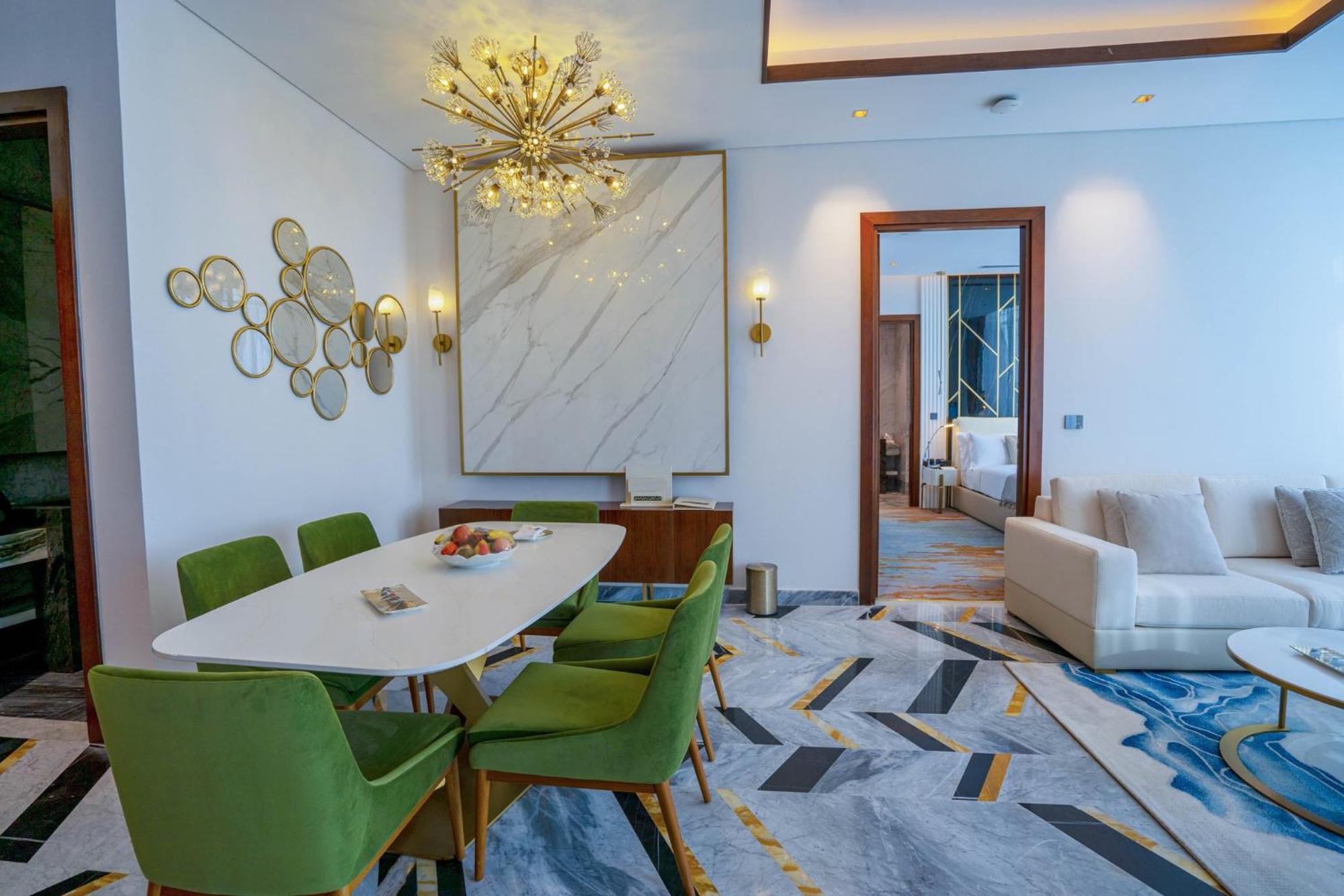 Velero Hotel Doha Lusail Kültér fotó A dining room
